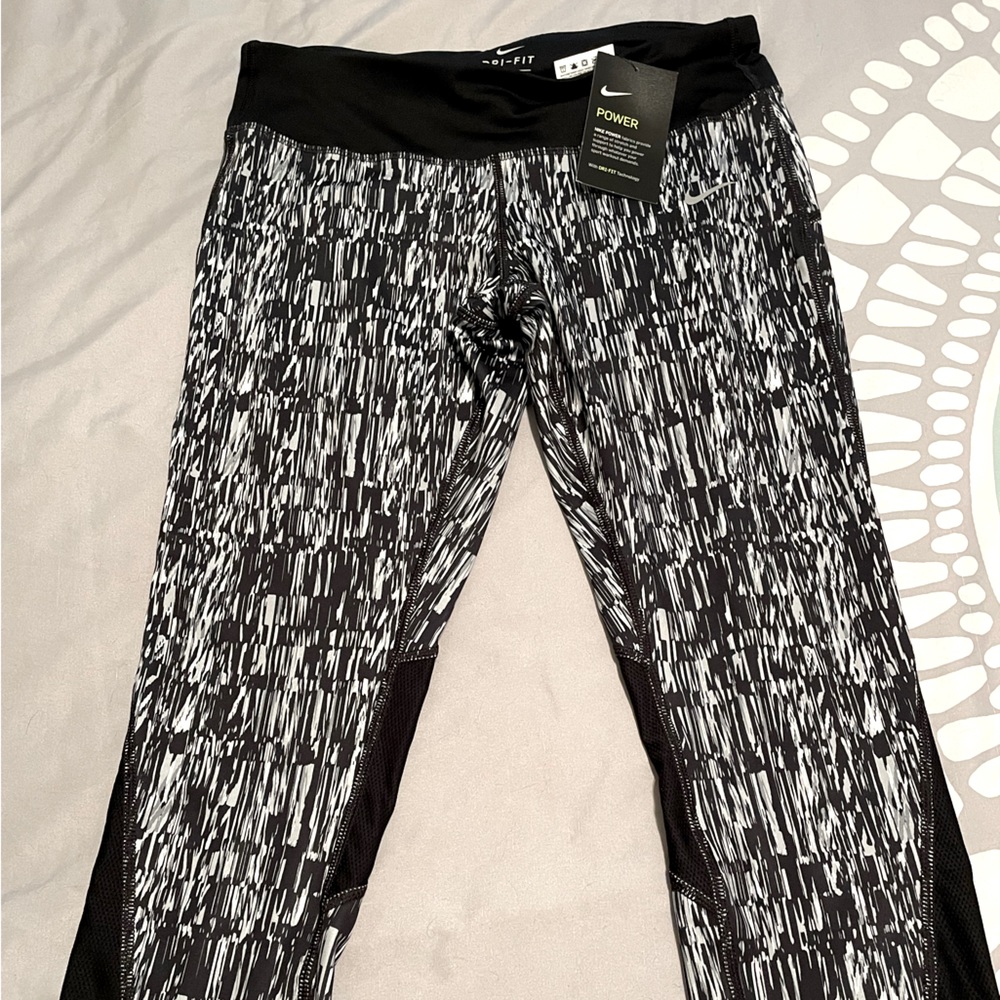 Nike power active leggings, capri length. Brand new with tags.